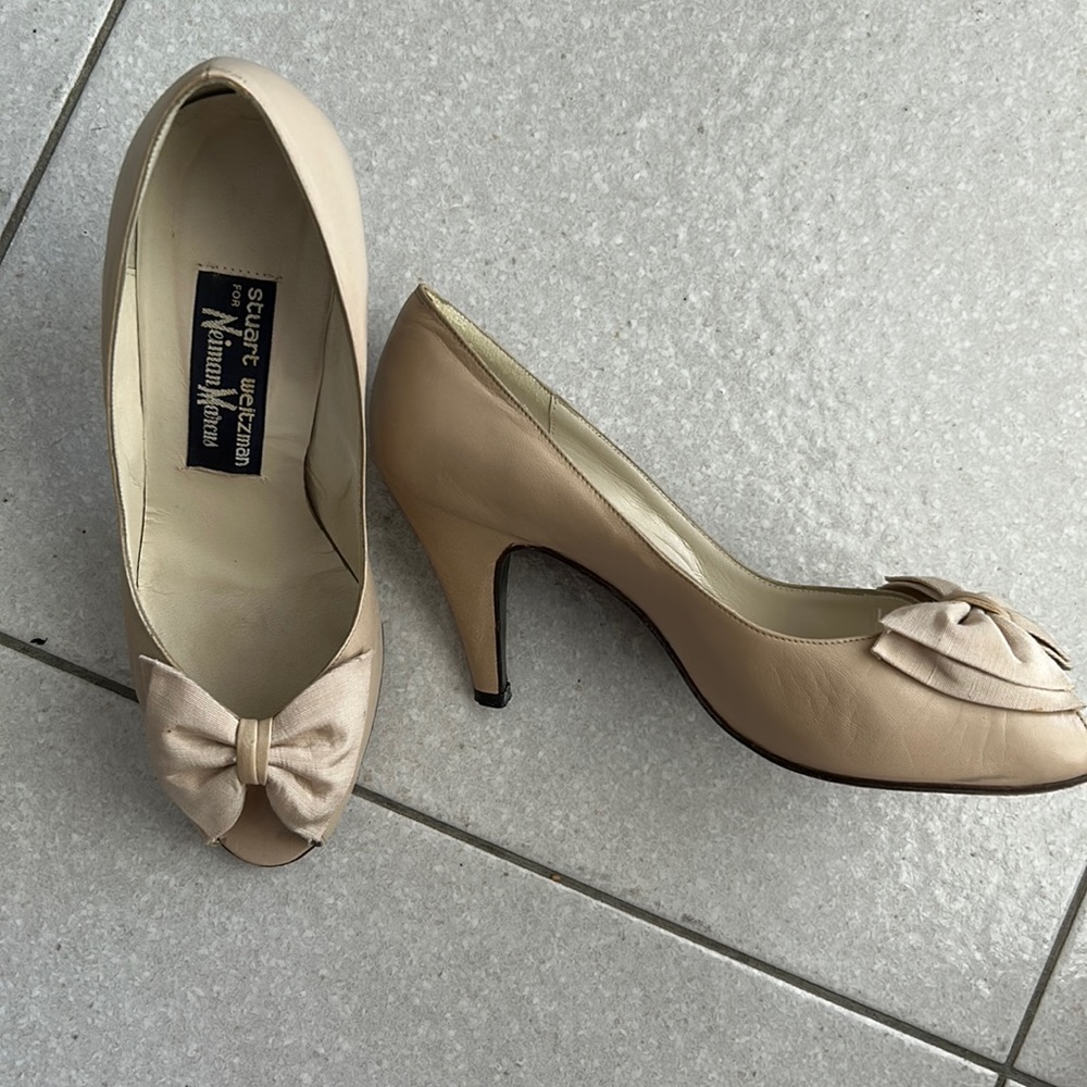 VINTAGE HEELS